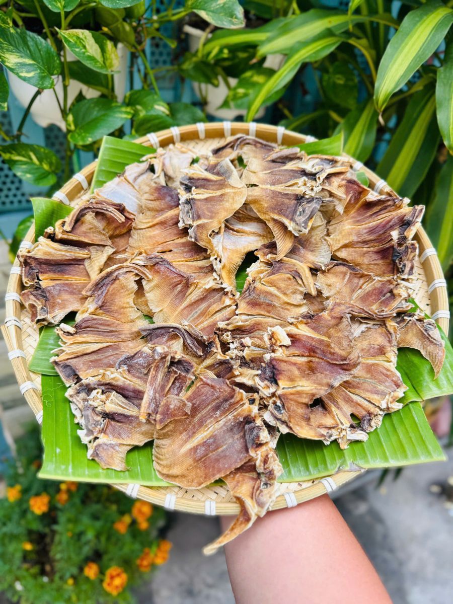 Khô Cá Đuối Đen Nướng